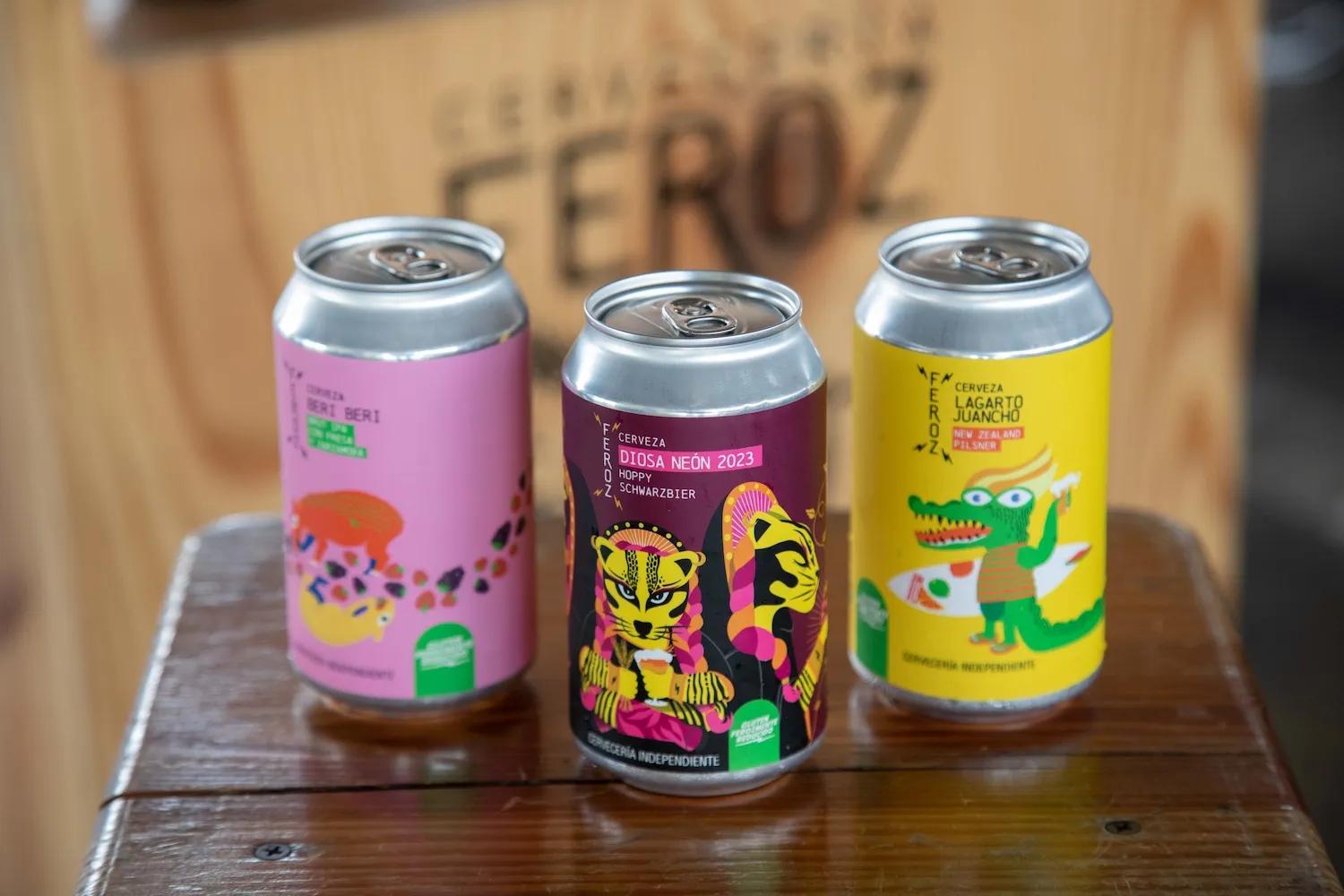 Latas de cerveza artesanal en La Plaza de Ciudad del Saber