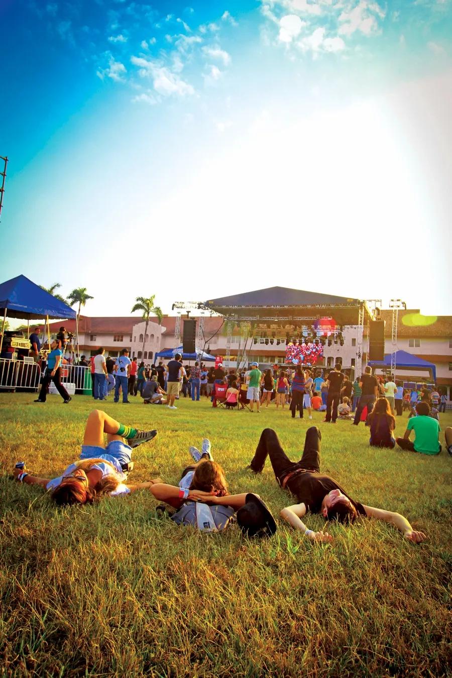 Miles de personas disfrutan al aire libre en Ciudad del Saber